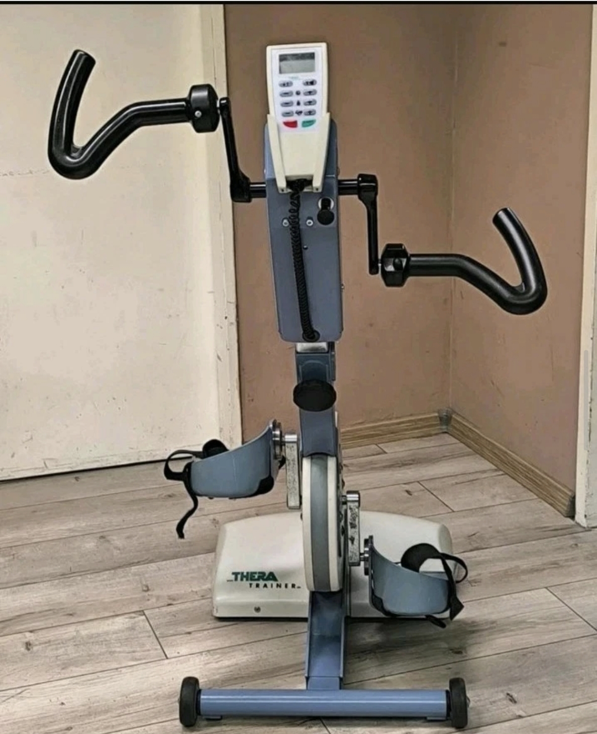 Thera-Trainer profesionalni motorni trenažer za rehabilitaciju
